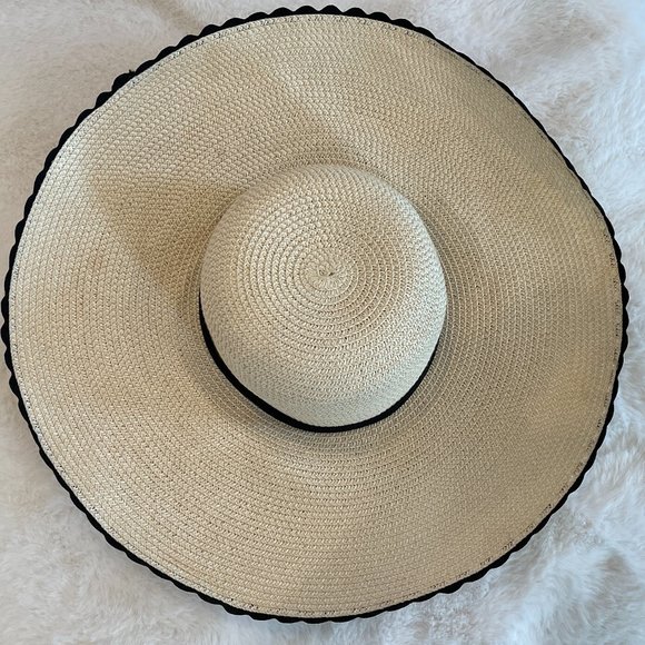 Club Monaco Floppy hat with black trim main image 7